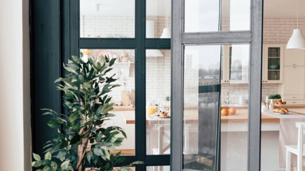 O método de ventilação japonesa que deixou minha casa fresca sem ar-condicionado