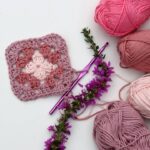 Cabeceira decorativa em crochê para transformar o quarto com estilo