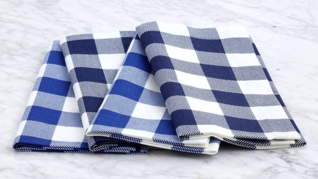 Esse truque de vó simples deixou meus panos de prato brancos como novos