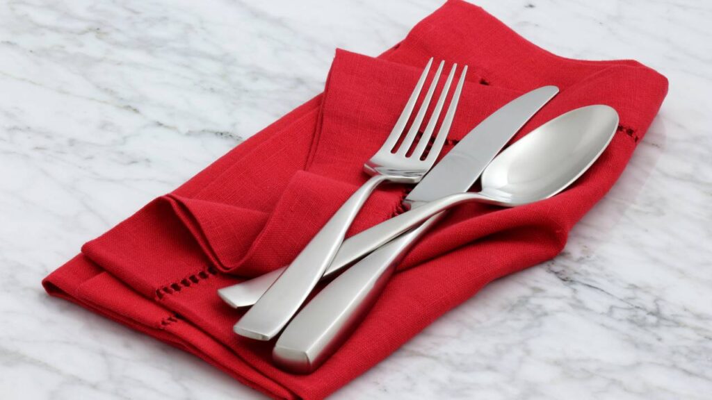 Esse truque de vó simples deixou meus panos de prato brancos como novos