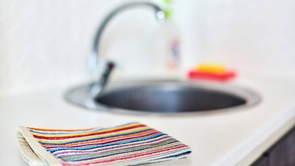 Adeus papel-toalha! Essa escolha simples está virando tendência nas casas sustentáveis