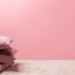 3 receitas naturais para limpar e clarear almofadas manchadas em minutos