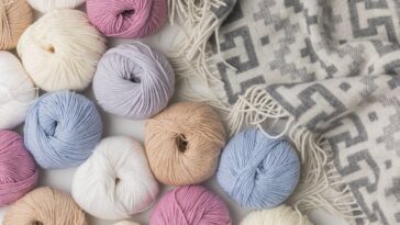 Porta-copos redondos de crochê práticos para proteger e decorar