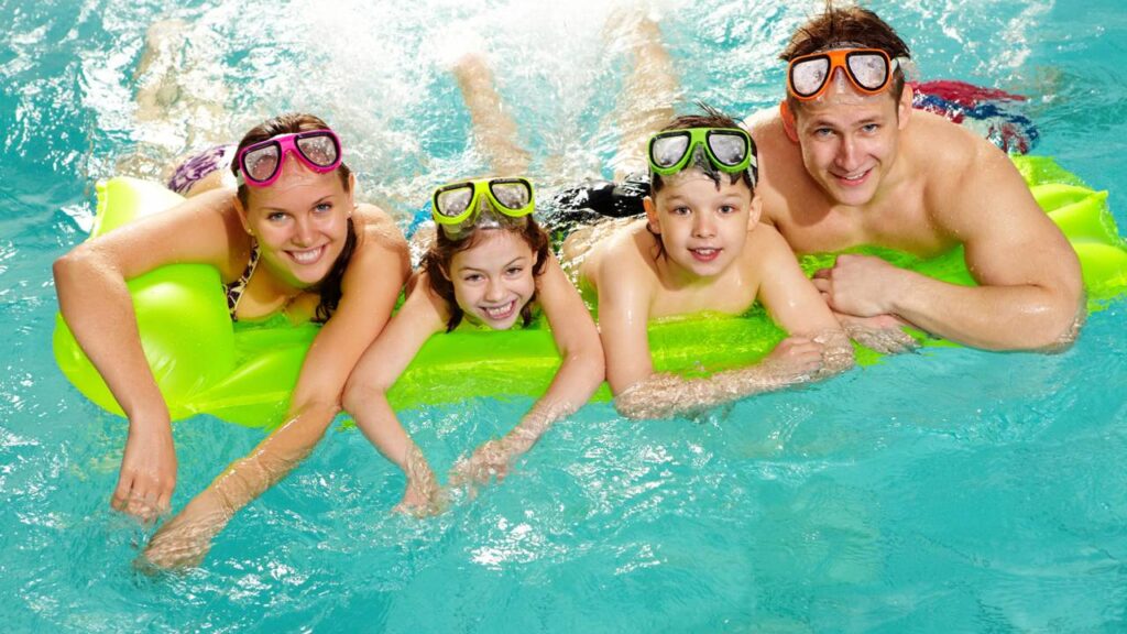 5 cuidados essenciais para deixar a piscina pronta para o verão