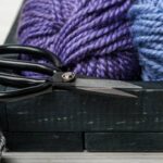 Pendurador de plantas em crochê simples para deixar a casa charmosa