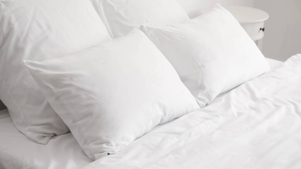 Especialistas revelam a real frequência correta para lavar os lençóis e surpreendem todos