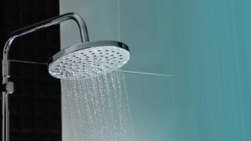 Adeus chuveiros comuns! Seu banheiro pode ser mais seguro e bonito do que você imagina