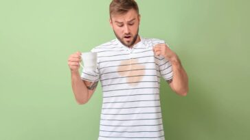 Remova manchas de desodorante com truques baratos e sem danificar a roupa