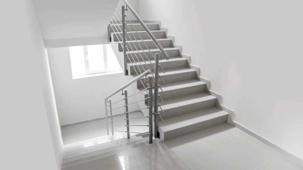 Adeus escadas convencionais! O truque de decoração que está mudando o visual das escadas