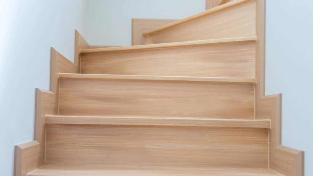 Adeus escadas convencionais! O truque de decoração que está mudando o visual das escadas