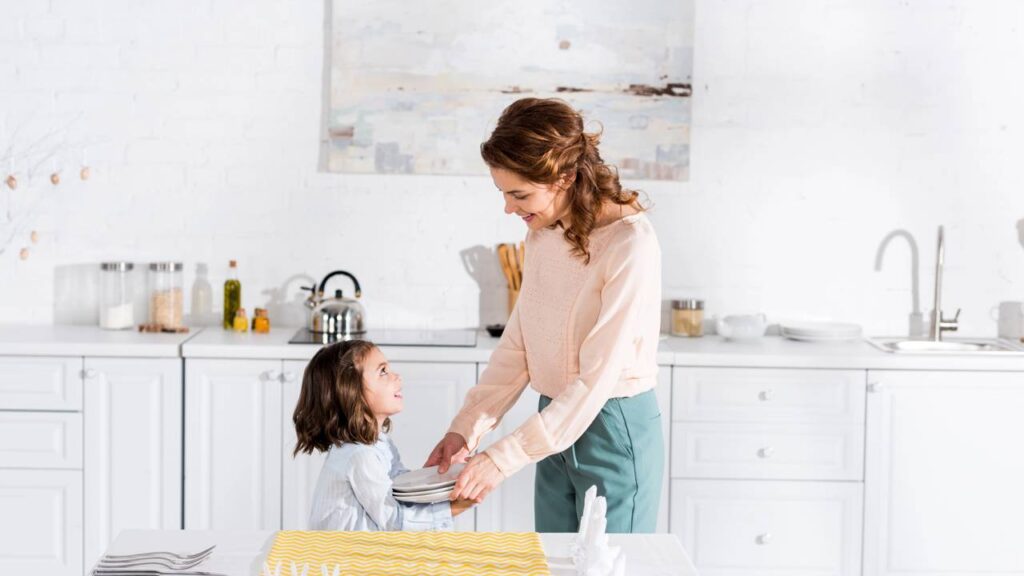 Adeus toalha de mesa, o jeito mais elegante e prático de montar a mesa hoje em dia