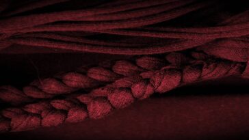 Capa de notebook ou tablet em crochê acolchoada com tecido interno para proteger com estilo