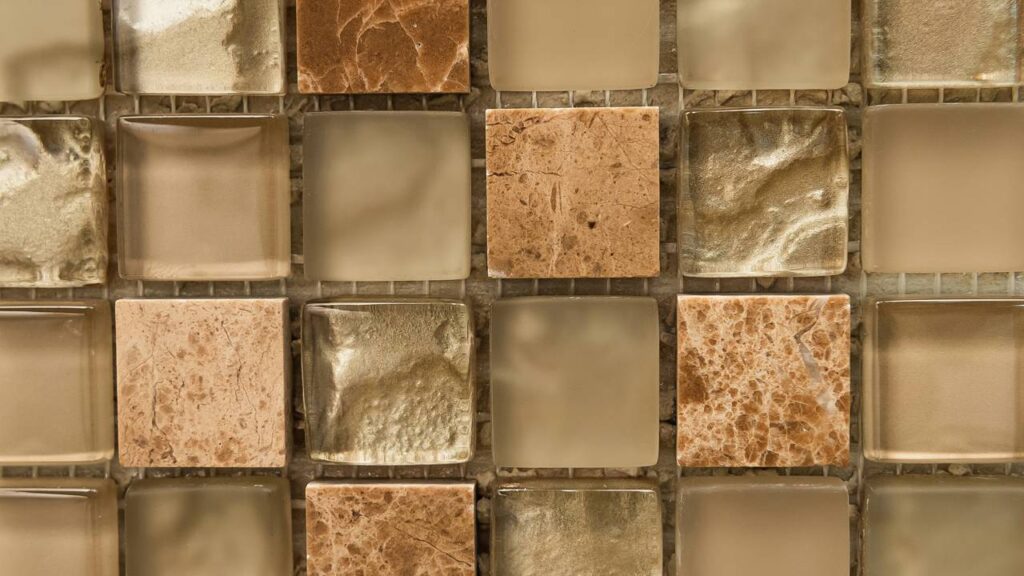 O truque barato que deixa as juntas da cozinha como novas em segundos