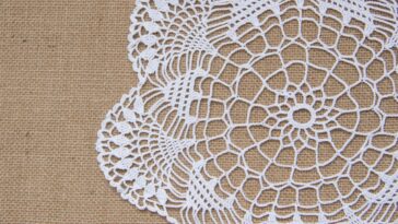 Decoração de mesa em crochê para deixar as refeições mais acolhedoras