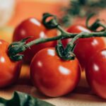 Esse truque caseiro faz o tomate durar até 6 meses fora da geladeira