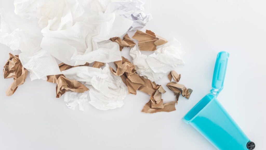 Coloque isso no fundo da lixeira e nunca mais sofra com cheiro ruim