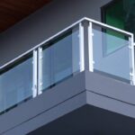 Adeus varandas simples! Nova tendência transforma varandas e valoriza seu imóvel