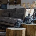 Adeus modernidade! Essa tendência dos anos 70 voltou em 2025 e está dominando salas e cozinhas