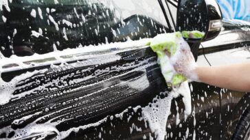 Qual a frequência certa para lavar o carro sem danificá-lo