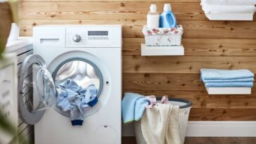 5 truques para evitar roupas amassadas sem usar ferro de passar