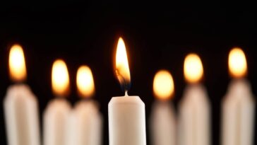 Uma vela acesa pode transformar sua noite de sono sem esforço de acordo com o Feng Shui