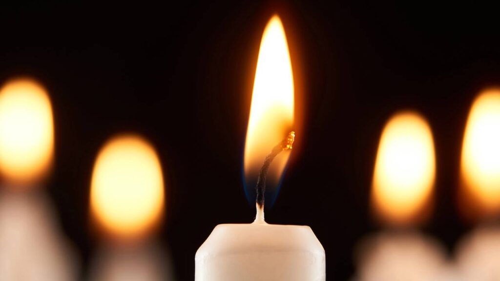 Uma vela acesa pode transformar sua noite de sono sem esforço de acordo com o Feng Shui