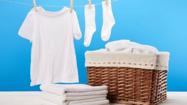 Essa mistura simples com sal tá chocando quem cuida da roupa em casa