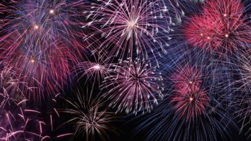 Adeus toalhas brancas! Essa nova tendência está mudando totalmente a decoração da ceia