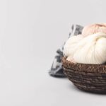 Gorro infantil com protetores de orelha em crochê para mais conforto e charme