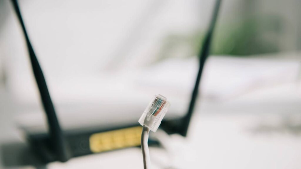 Como fiz para descobrir e bloquear quem usava meu WiFi sem permissão