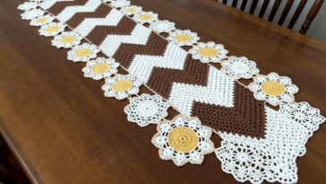 Como fazer caminho de mesa em crochê com acabamento impecável