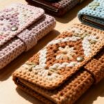 Com poucos materiais, você cria carteiras de crochê práticas e bem estruturadas