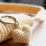 Como fazer chaveiros de crochê firmes, úteis e bem acabados