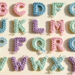 Letras do alfabeto em crochê treinam sua técnica e ainda decoram com charme e personalidade