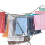 Como secar roupa em tempo úmido - Créditos: depositphotos.com / serezniy