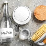 É uma opção econômica e eficaz para desinfetar superfícies e remover manchas sem produtos químicos agressivos - Créditos: depositphotos.com / serezniy