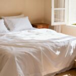 A roupa de cama não deve ser trocada a cada duas semanas ou a cada mês. Aqui está o intervalo de troca exato