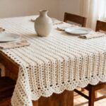 A toalha de mesa de crochê que transforma qualquer jantar em evento especial leva apenas um tipo de ponto