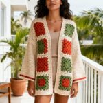 Cardigã de crochê estilo vovó voltou a ser tendência e a versão atual tem um toque moderno inesperado