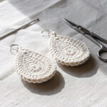 Liberte a sua criatividade com esse tutorial de brincos de crochê para iniciantes e especialistas