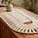 O centro de mesa de crochê que impressiona visitas leva apenas duas horas e transforma qualquer aparador