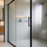 Adeus ao box de chuveiro transparente: a nova tendência é mais elegante e proporciona privacidade no banheiro